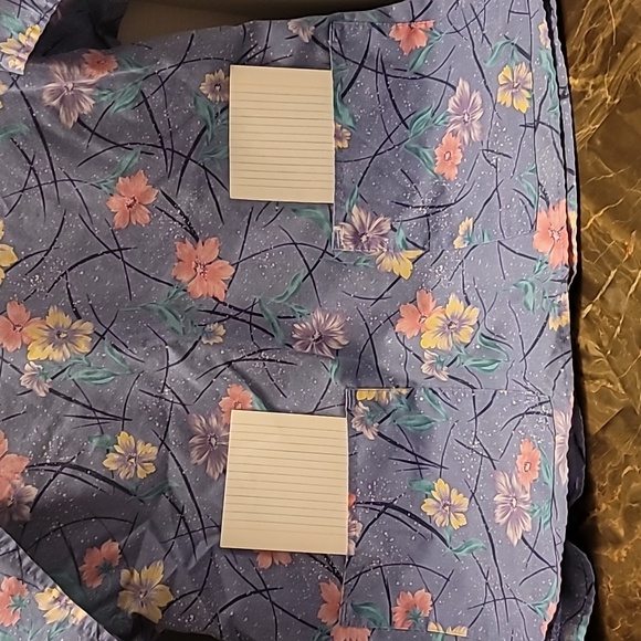 Scrub top - Picture 3 of 4